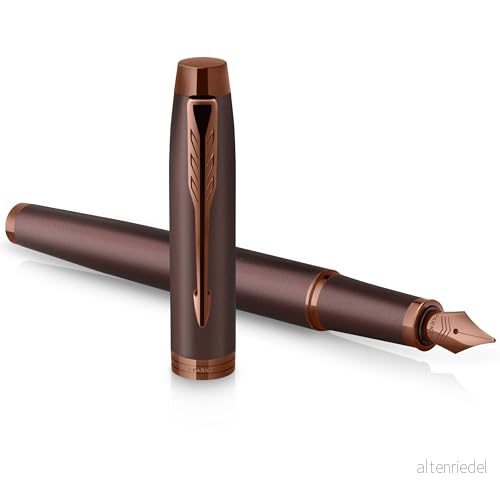 Parker IM Monochrome penna Svart bläck Champagne finish och detaljer Medium spets Presentväska 3026981905117